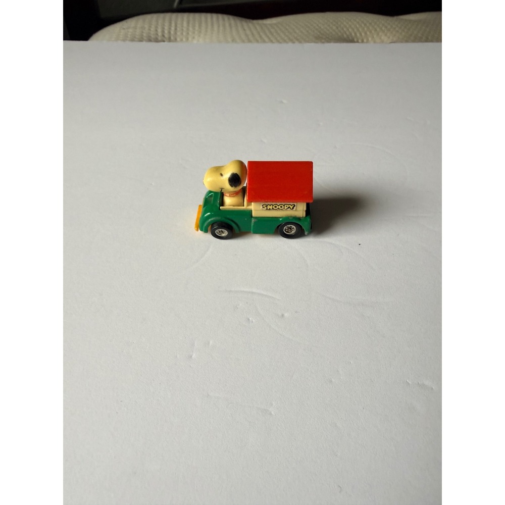 Vintage Aviva Snoopy Diecast Doghouse Truck Peanuts United Feature  No 524 - Picture 3 of 5